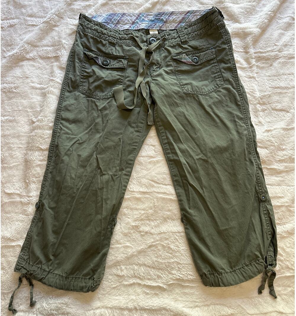 Y2K 90's American Eagle Roxys Low Rise Cargo Capri Skater pants
